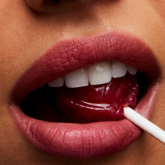 NWB 💄MAC Powder Kiss Lipstick Color: Stay Curious - Picture 1 of 10